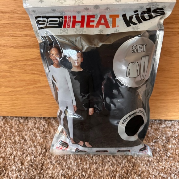 32 Degrees Other - 32 Degrees Kids Thermal Set in Black